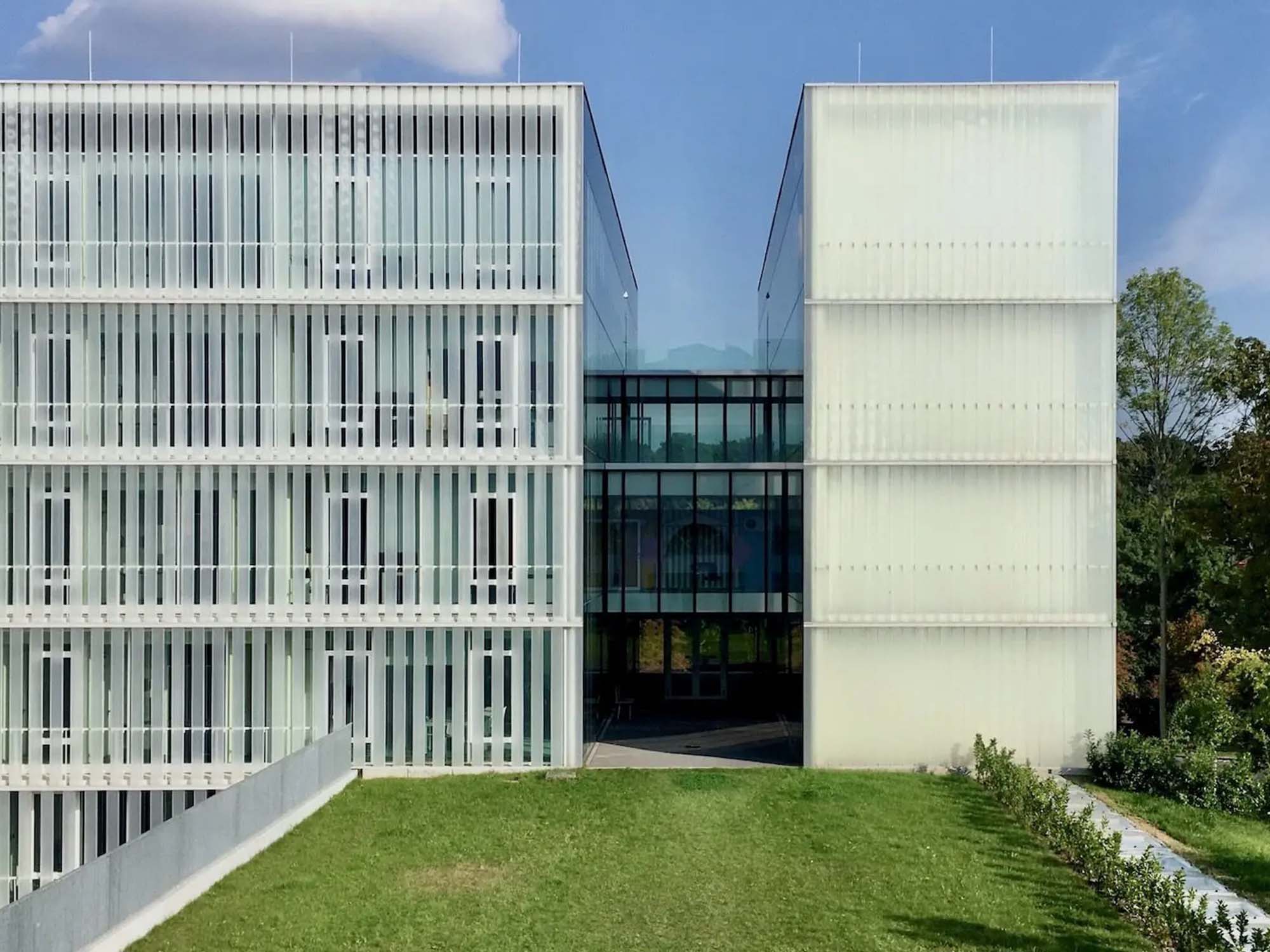 Moholy-Nagy Kunst und Design Universität: Gesellschaftliche Wirkung durch neue Produkte und Dienstleistungen